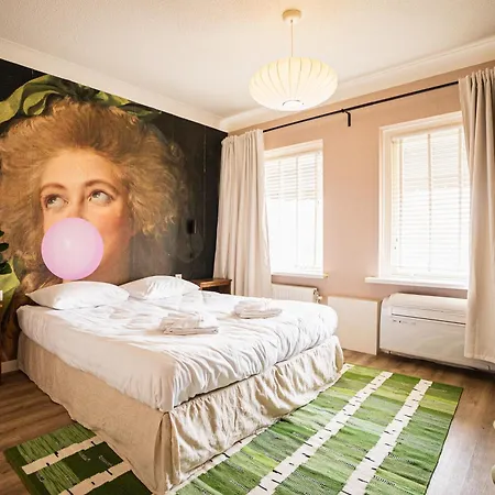 Hotel Nine