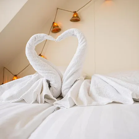 Nine Hotel *